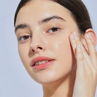The Hyaluronic Acid 3 Serum - COSRX